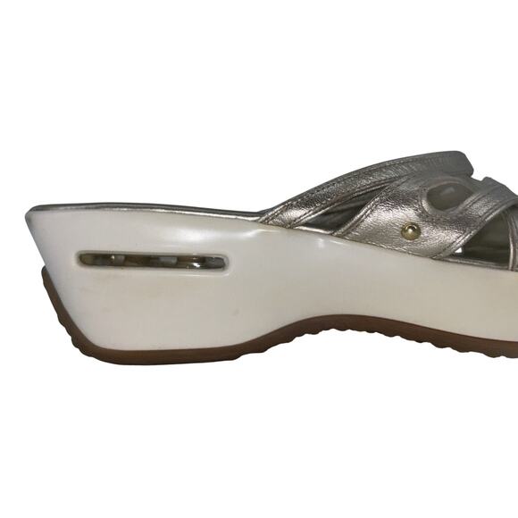 COLE HAAN Women's Sandals Gold Metallic Size 10 B Leather Wedge Slides Shoes‎ - Picture 9 of 14
